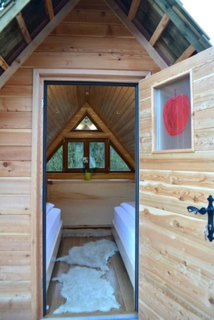 Отель Glamping Naselje Zeleni Turizem Makole Экстерьер фото