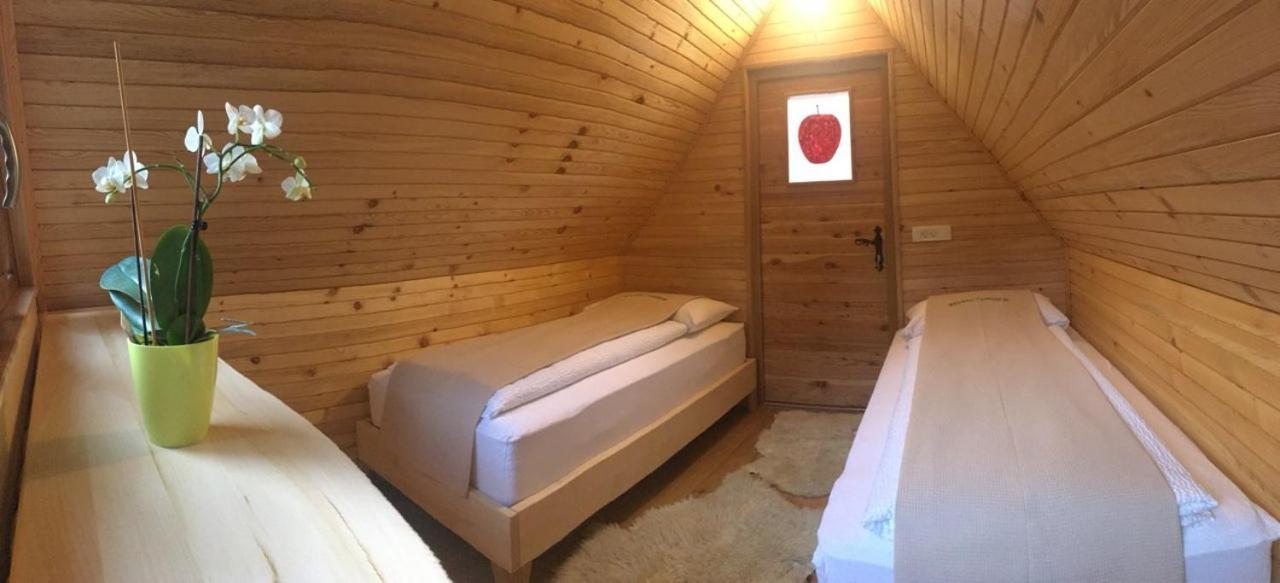 Отель Glamping Naselje Zeleni Turizem Makole Экстерьер фото
