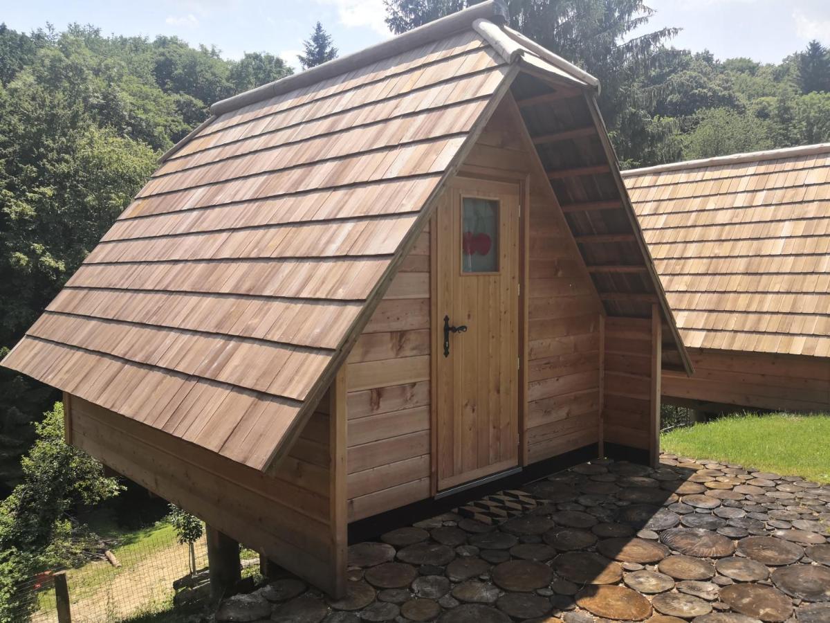 Отель Glamping Naselje Zeleni Turizem Makole Экстерьер фото