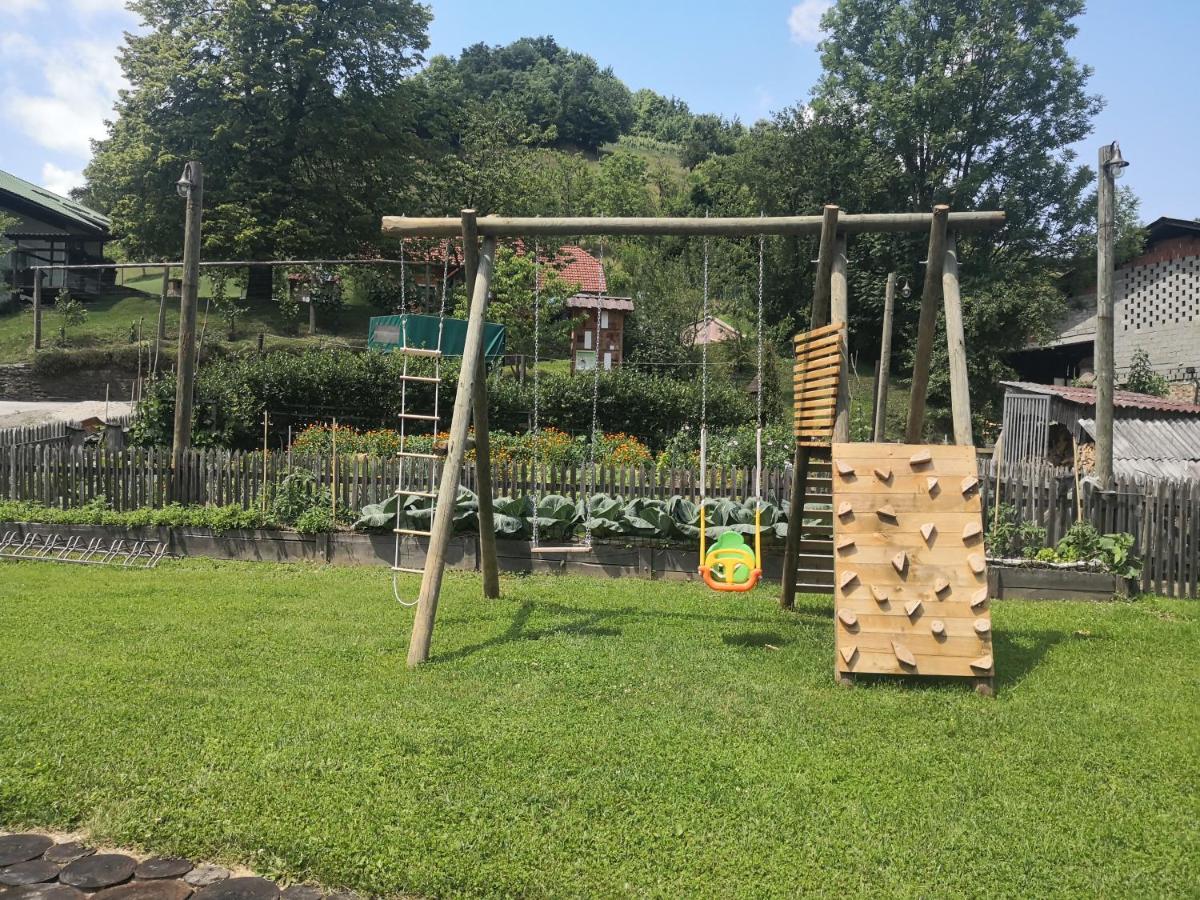 Отель Glamping Naselje Zeleni Turizem Makole Экстерьер фото