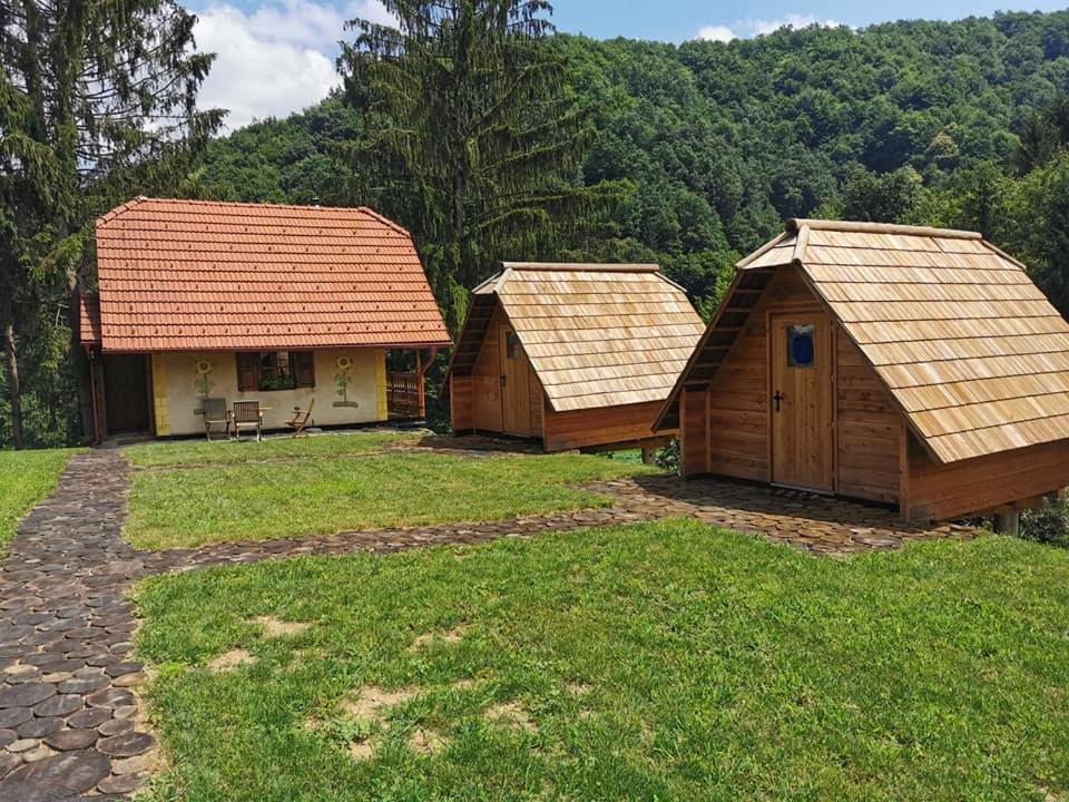 Отель Glamping Naselje Zeleni Turizem Makole Экстерьер фото